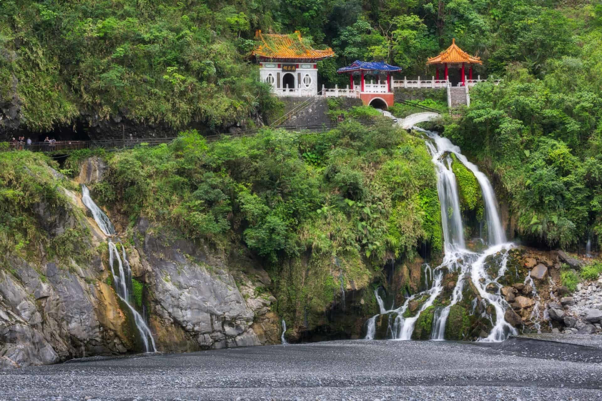 Taiwan - Changchun temple and waterfall at Taroko National Park