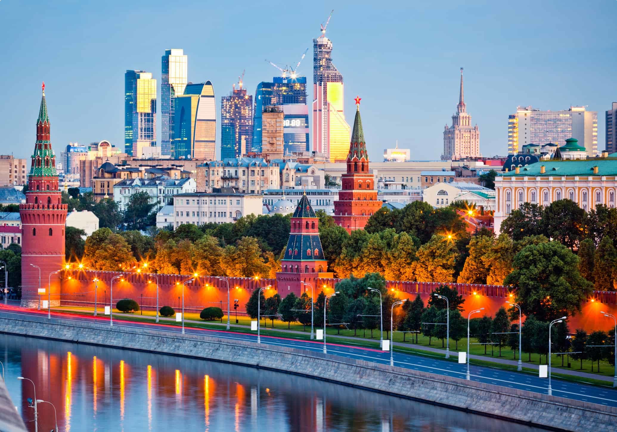 Kremlin wall and Moskva river in early morning