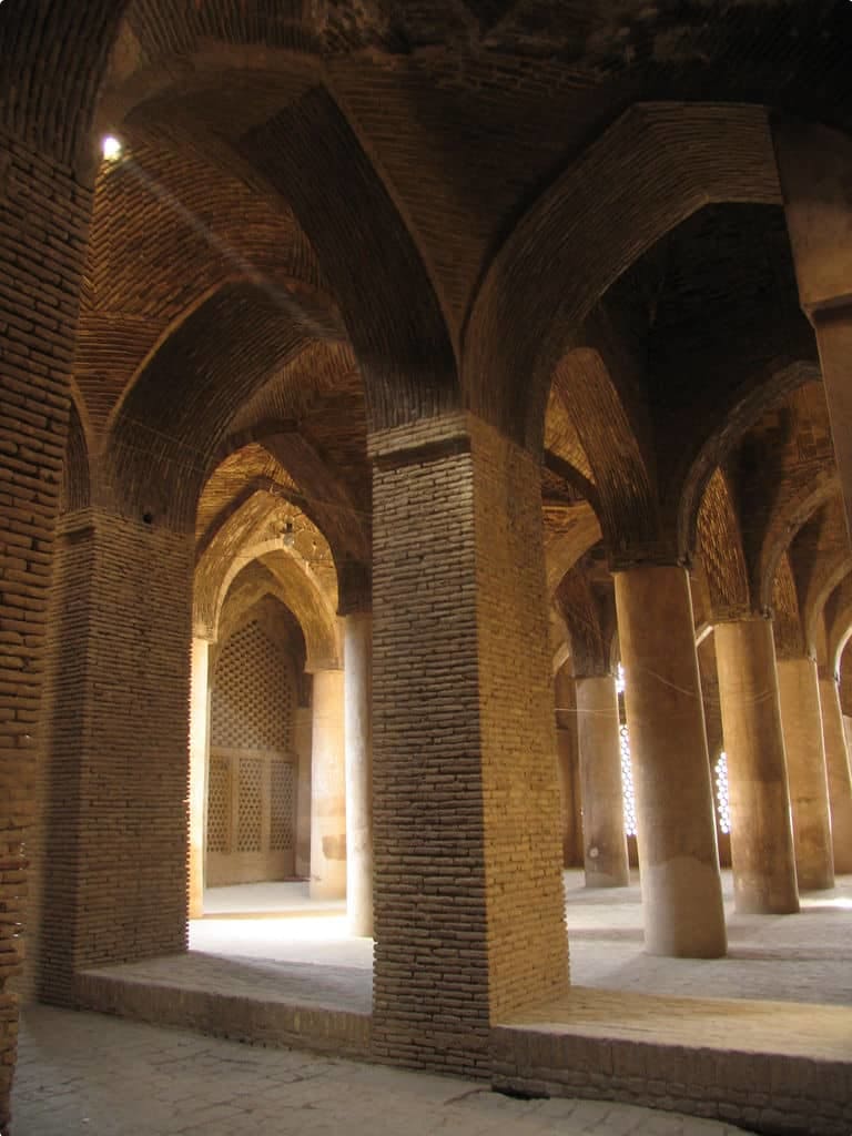 Vaults_hypostyle_Jame_Mosque