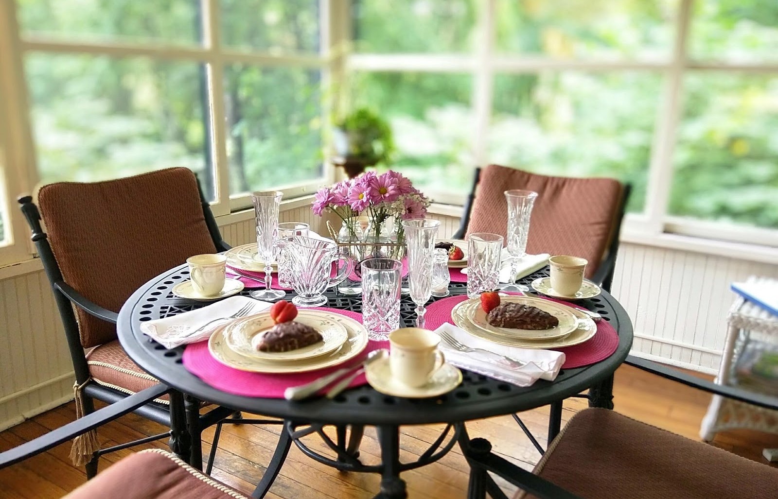 Featured Inn: Pinecrest Bed &#038; Breakfast, The Asheville Bed &amp; Breakfast Association