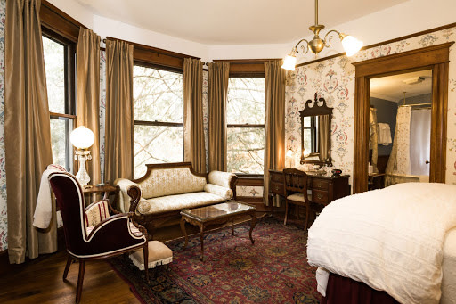 Featured Inn: 1899 Wright Inn &#038; Carriage House, The Asheville Bed &amp; Breakfast Association