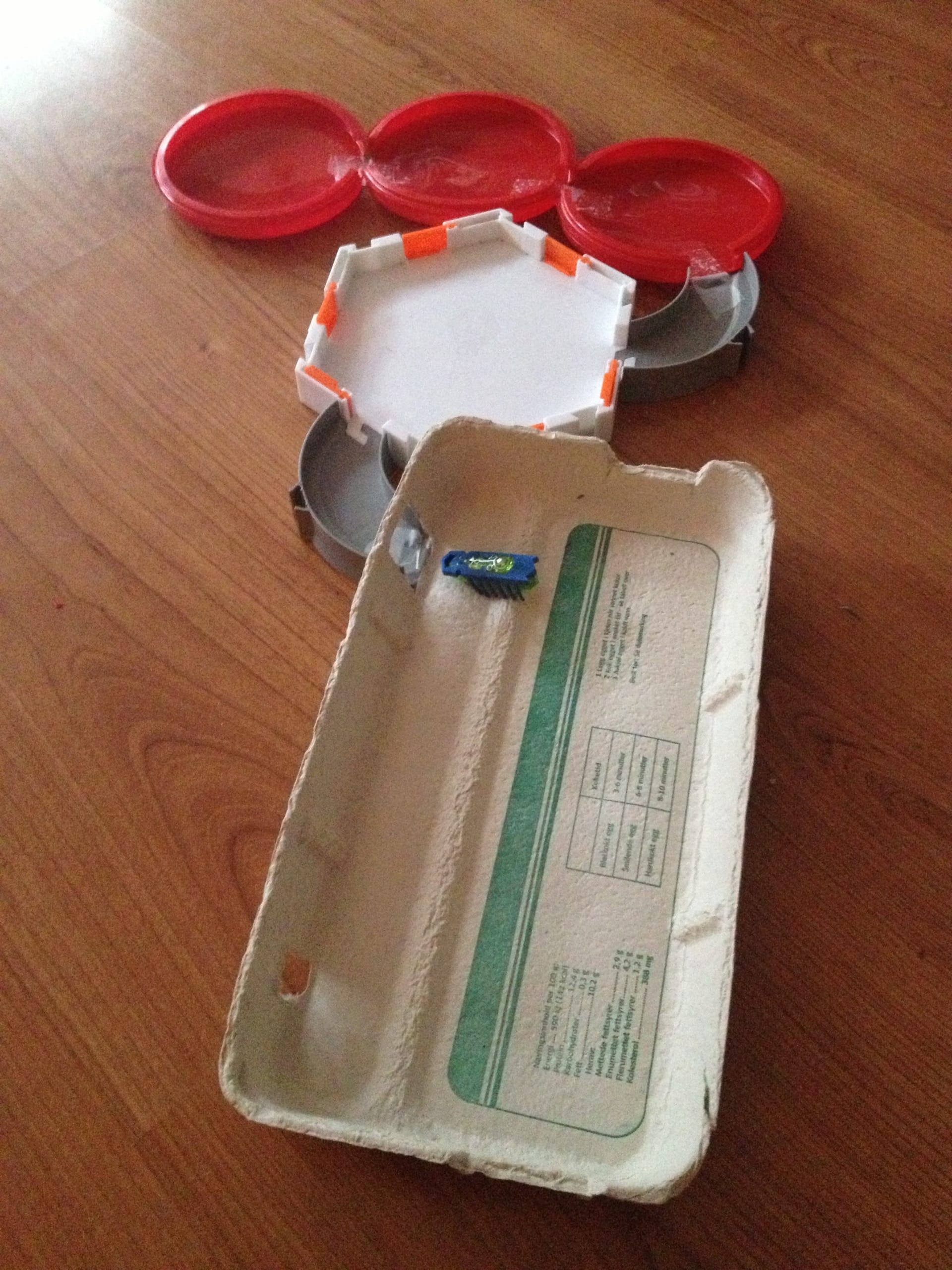 Homemade Hexbug expansion kit|Hjemmelaget Hexbug bane