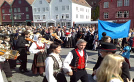 Celebrating May 17th|En deilig 17. Mai i Bergen - 2 feiringer på 1 dag 170520091238