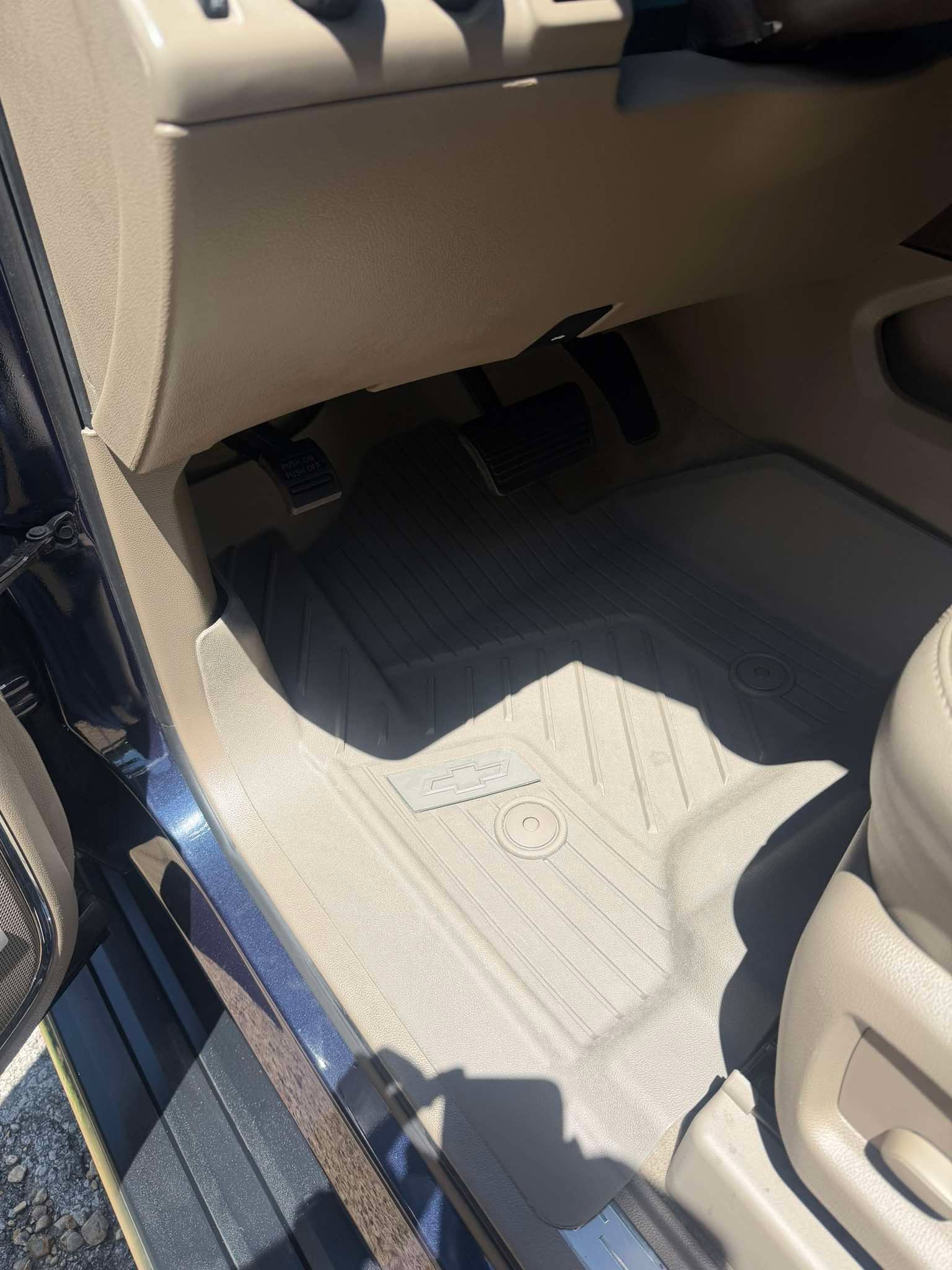 Chevy Floor Mats Detail