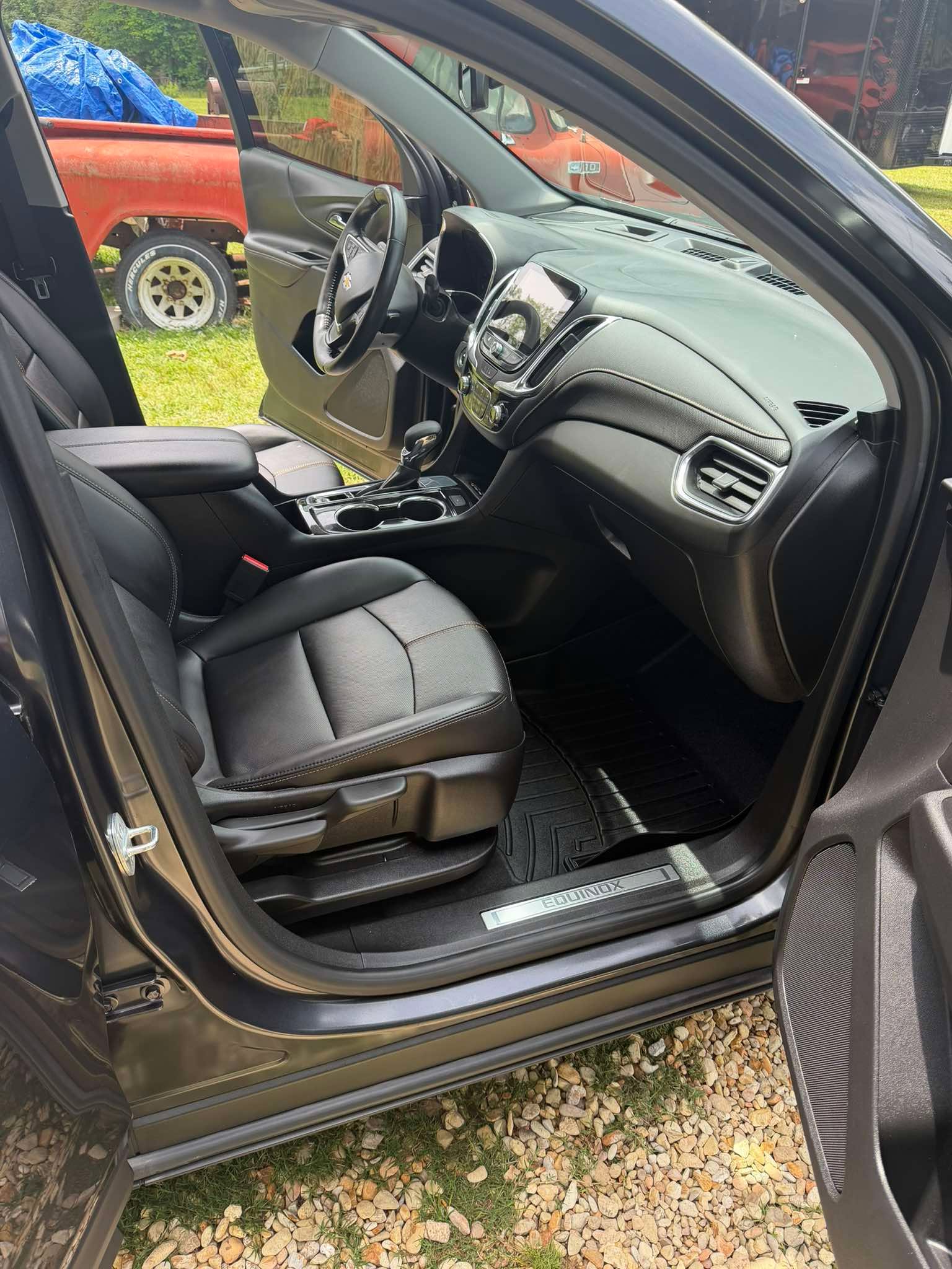 Clean Equinox Interior - Alternate Angle