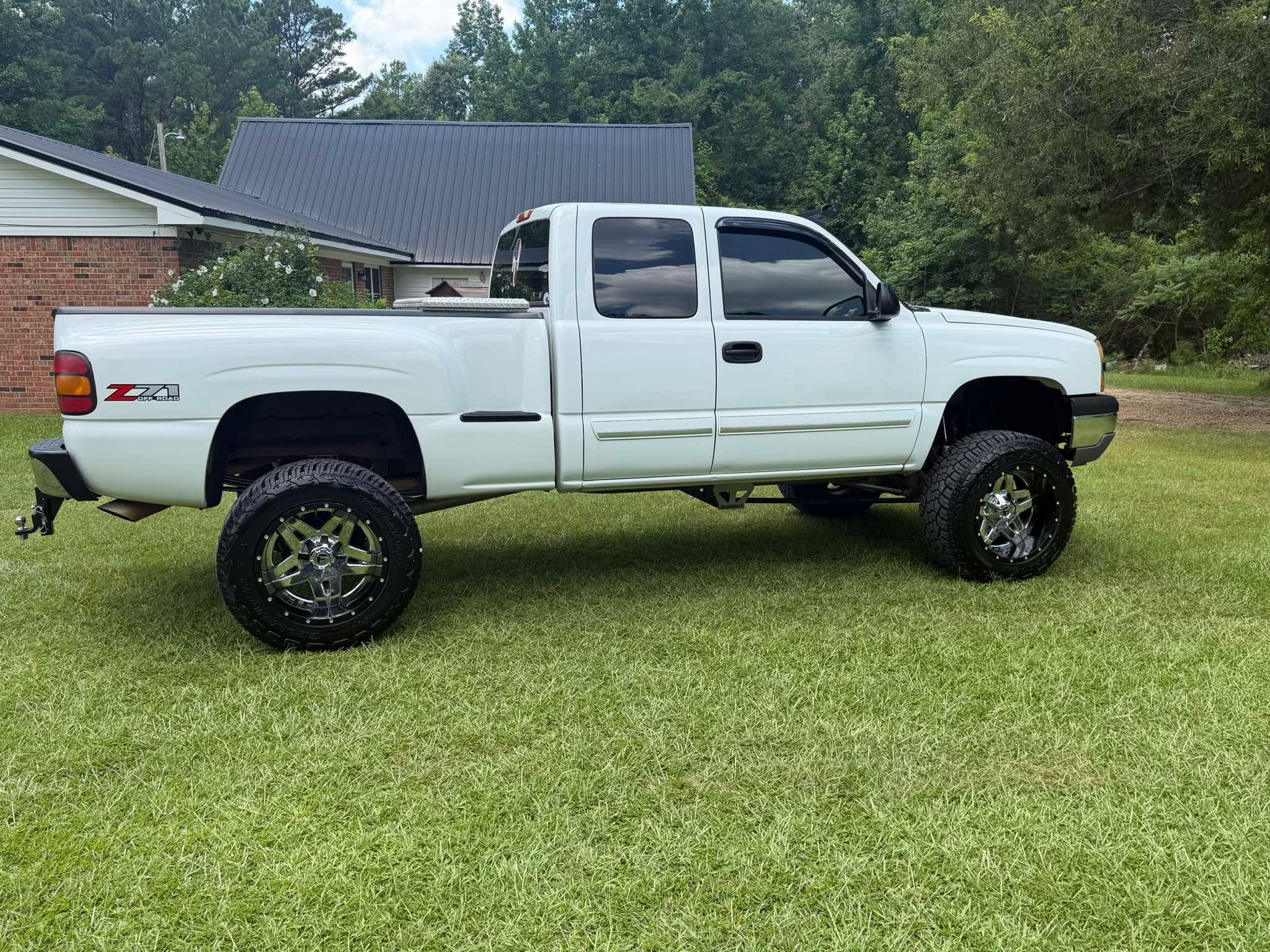 Lifted Silverado Exterior Shine