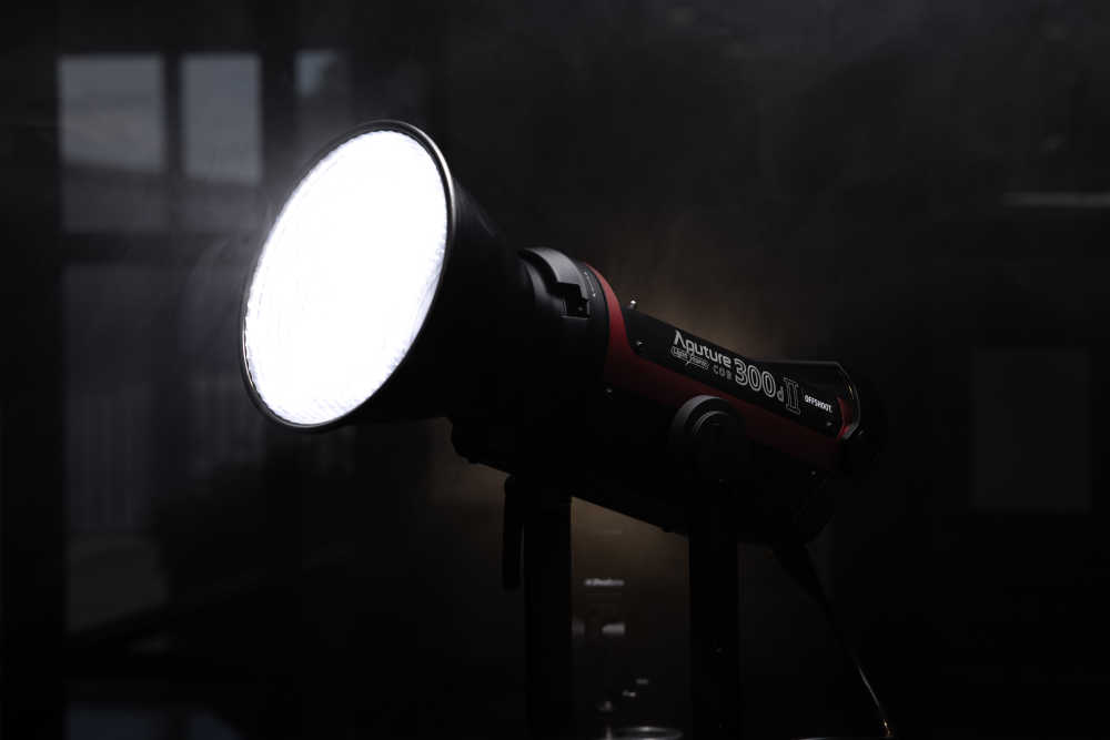 Aputure 300d light top