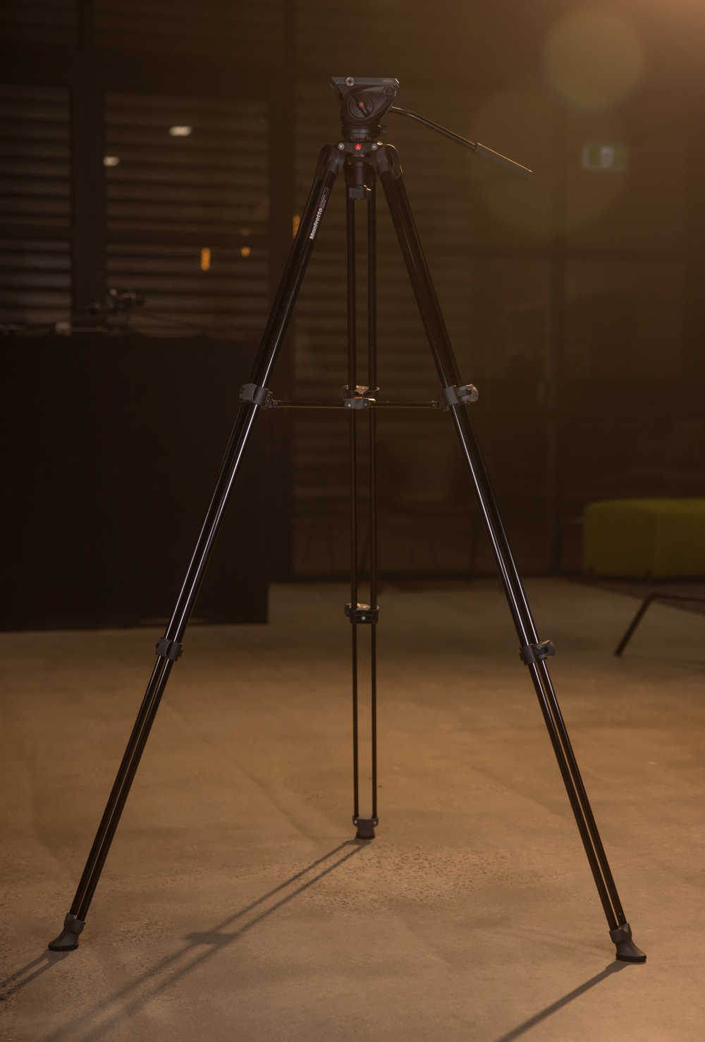 Manfrotto MVK500AM Video Tripod Hire - Offshoot Rentals Manfrotto MVK500AM Video Tripod Hire - Offshoot Rentals