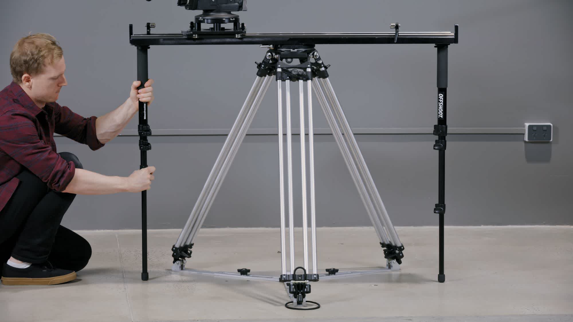 Here we are using two Manfrotto 680B monopods to support each end of the slider.