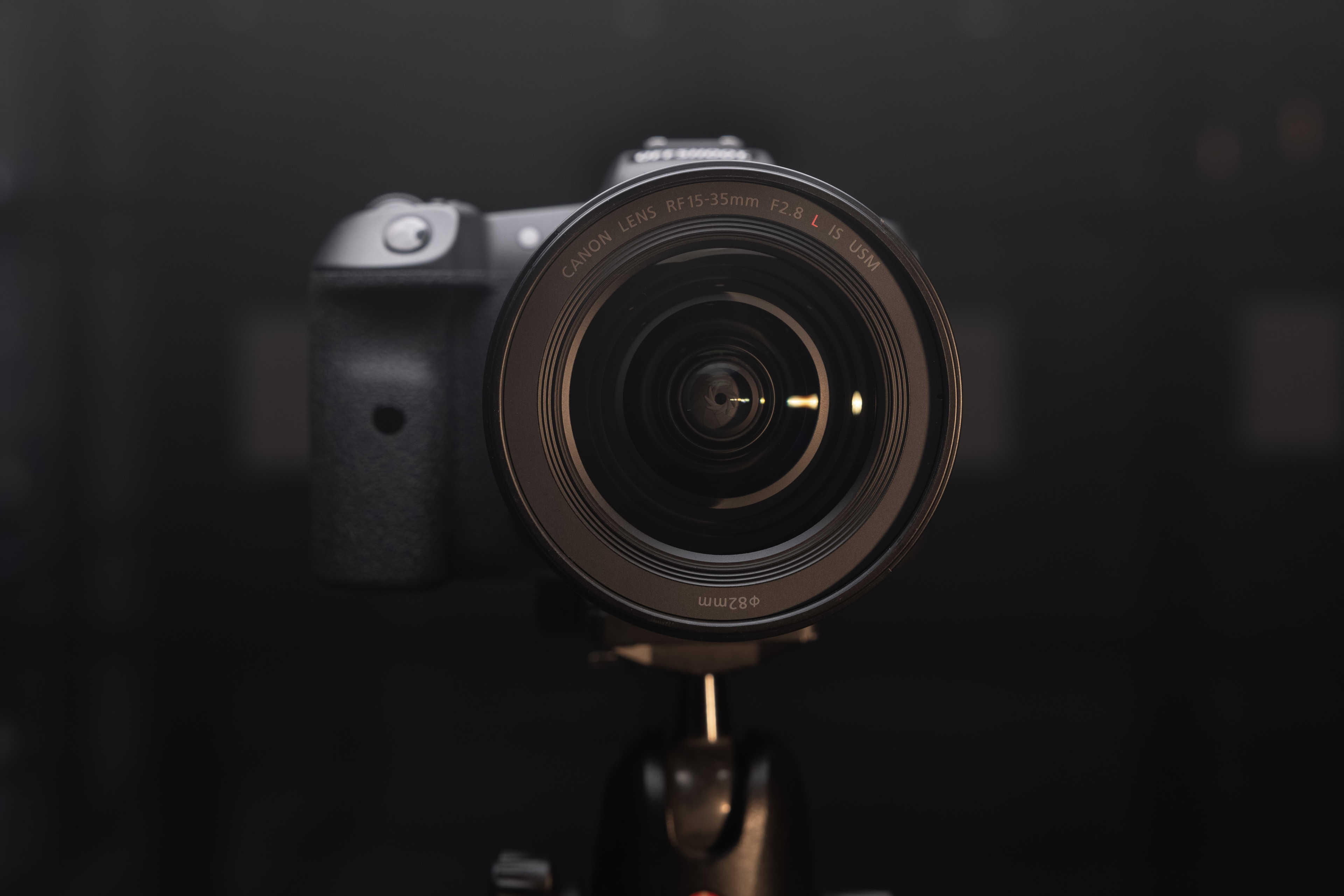 Front view of Canon RF 15-35mm f/2.8 L lens
