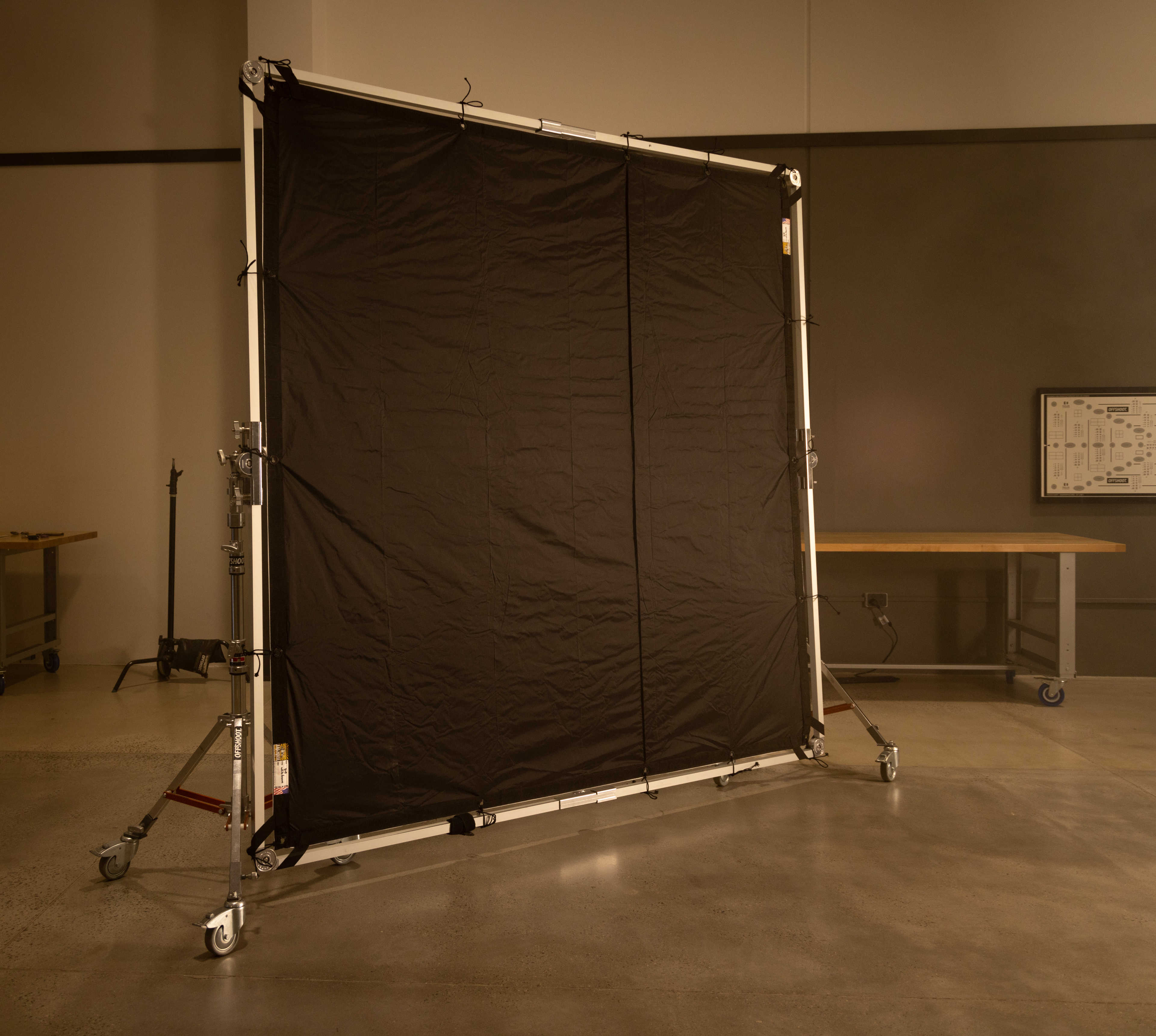 The reverse side of the LA Rag House Ultrabounce is black - ideal for negative fill etc.