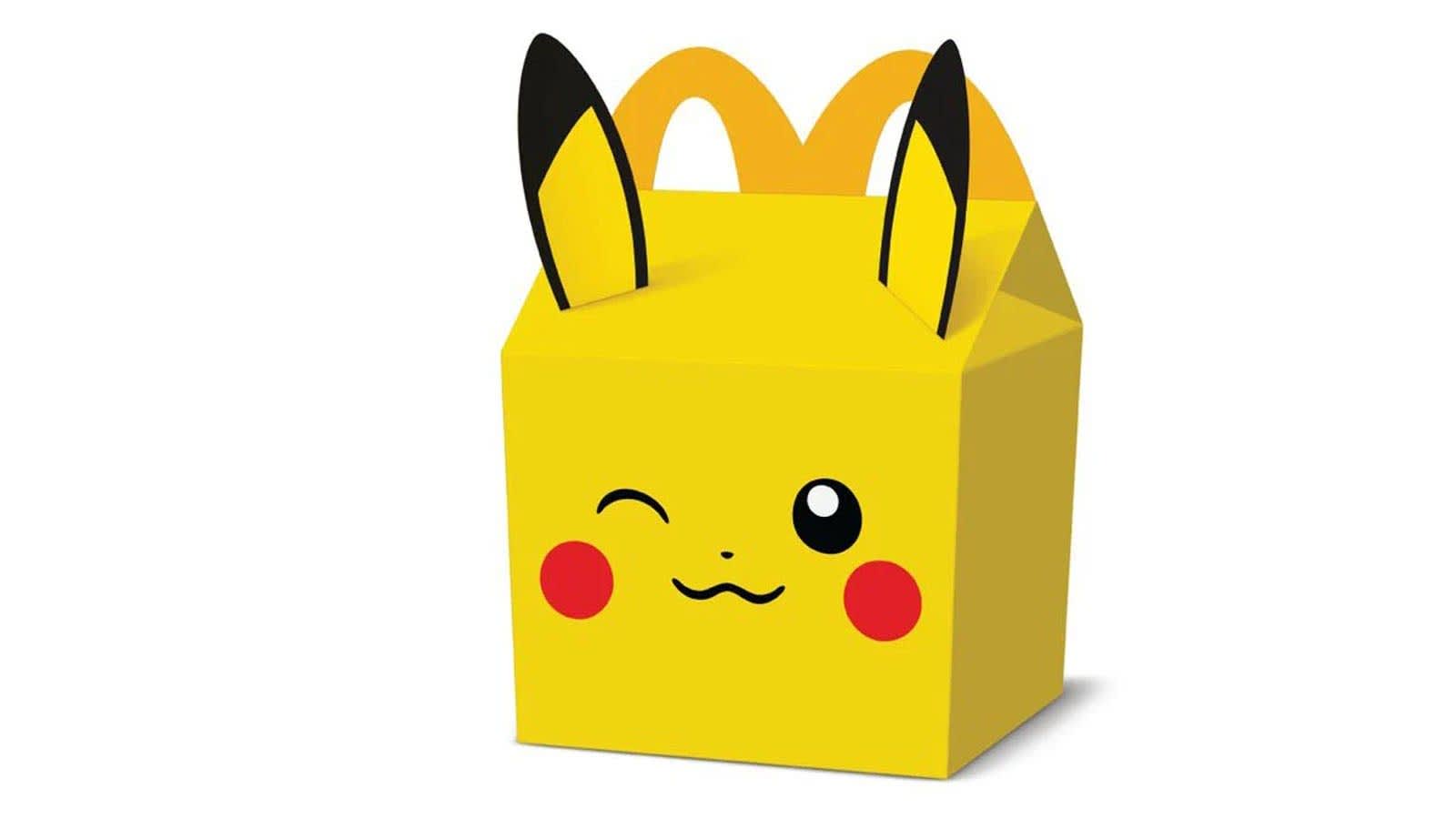 Cartas Pokémon dentro de un Happy Meal de McDonald's