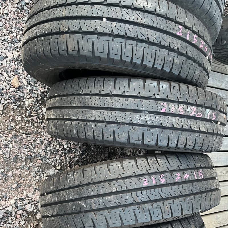 4st Michelin 215-70-15 8mm 2500:-