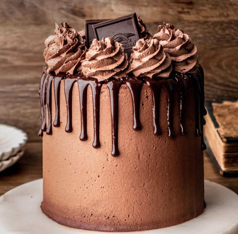 Full Chocolate Cake