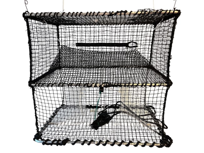 Fisketeine medium sort med aluminiumsrammer