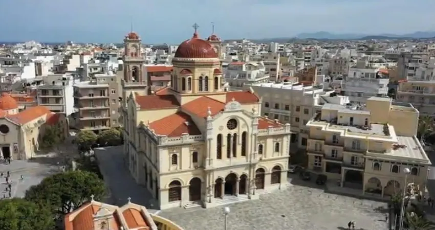 Agios-Minas-cathedral-Discover-Heraklion-with-rented-car The Agios Minas Cathedral (Greek: ῾Ιερός Μητροπολιτικός Ναός ῾Αγίου Μηνᾶ) is a Greek Orthodox Cathedral in Heraklion, Greece, serving as the seat of the Archbishop of Crete.