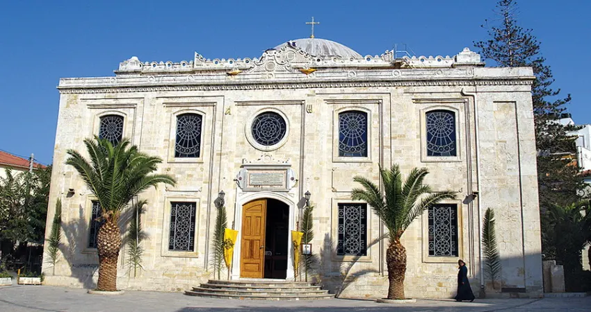 Agios-Titos-discover-Heraklion-with-rented-car The church of Agios Titos in Heraklion Town, Crete: The Cathedral of Agios Titos in Heraklion Town is among the most important monuments in Crete.