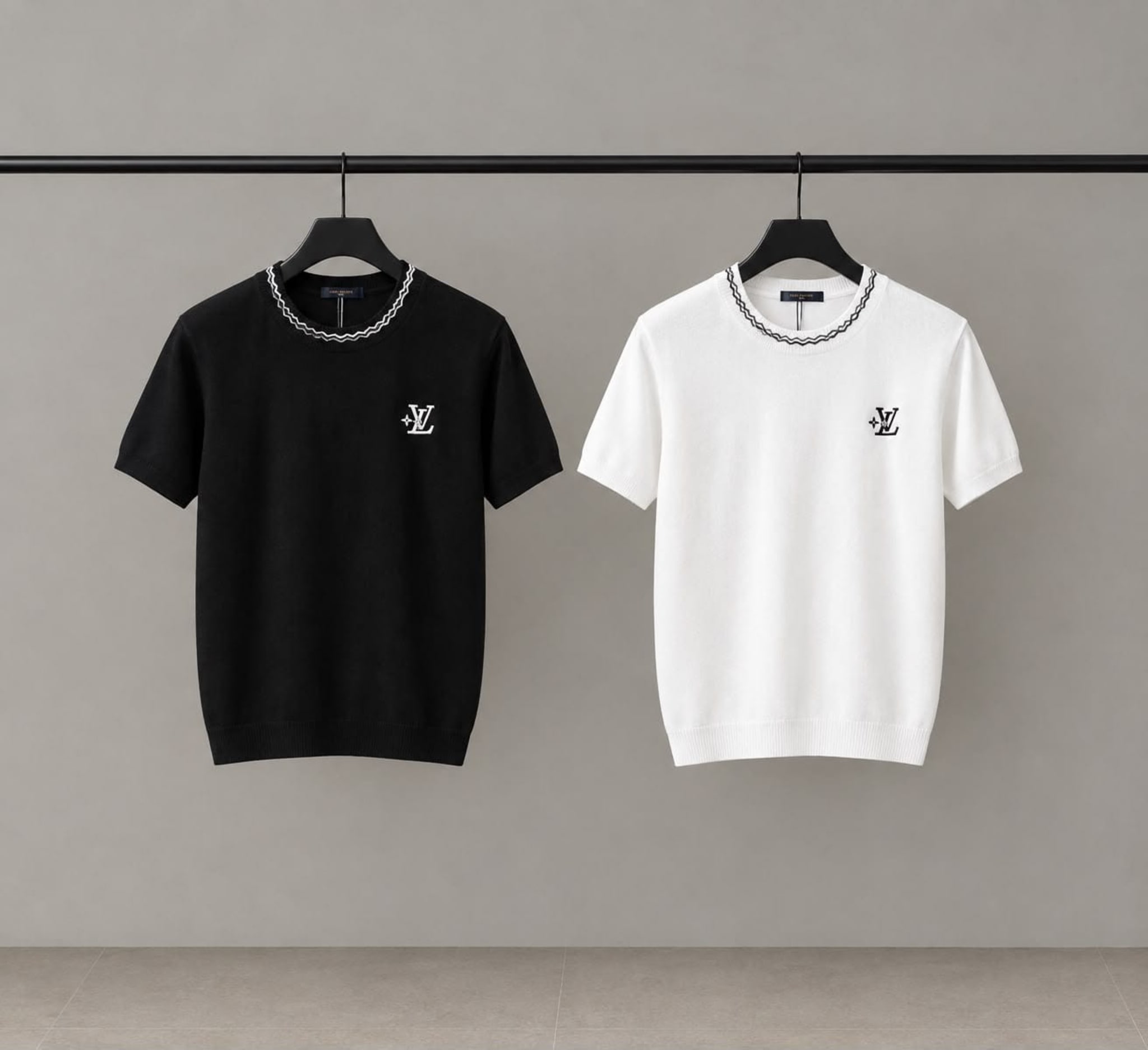 Louis Vuitton Embroidered LV Logo Chain Trim Knit T-Shirt