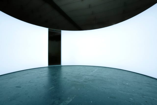 360° white room, 2006 - Studio Olafur Eliasson, 2007 – 2006 - Photo: Günter Lepkowski