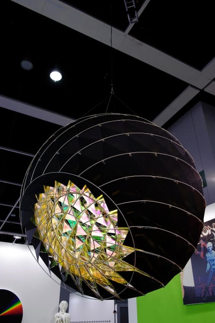 Compassion sphere, 2011 - neugerriemschneider, Art HK 2011 - Photo: neugerriemschneider