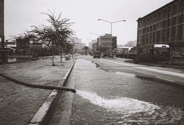 Erosion, 1997 - 2nd Johannesburg Biennial, 1997 - Photo: Olafur Eliasson