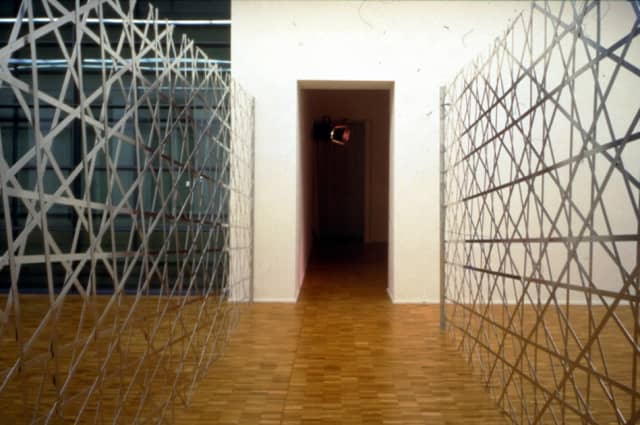 Fivefold symmetry walls, 1998 - Galerie für Zeitgenössische Kunst, Leipzig, Germany, 1998 - Photo: Olafur Eliasson