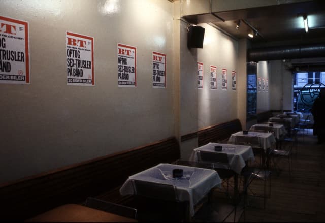 Installation view of 31 Days of News - Café Krasnapolsky, Copenhagen, 1991 - Photo: Olafur Eliasson