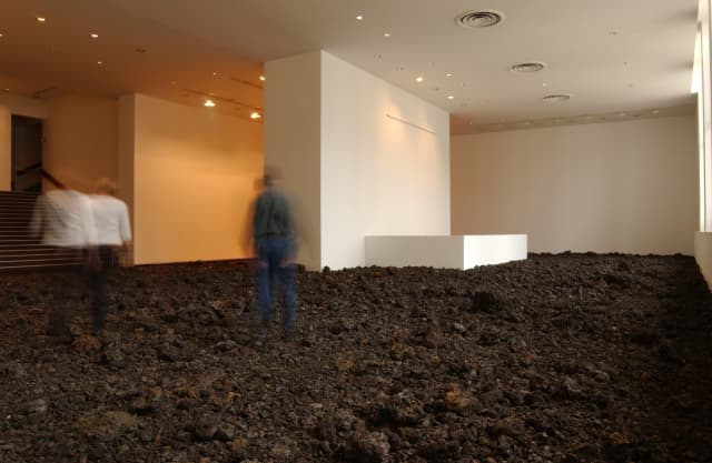 Installation view - Musée d’Art Moderne de la Ville de Paris, 2002 - Photo: Bertrand Huet