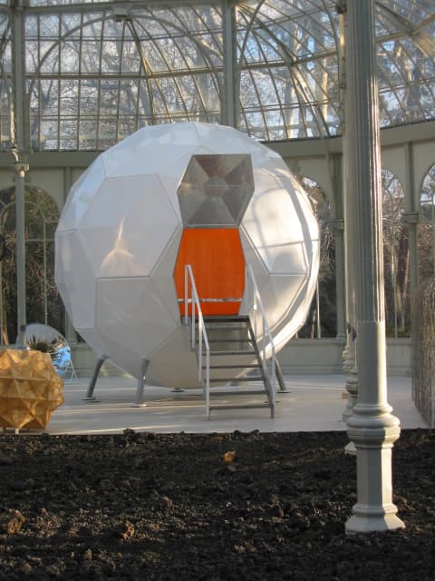 Installation view - Palacio de Cristal, Parque del Retiro, Museo Nacional Centro de Arte Reina Sofia, Madrid, 2003 - Photo: Olafur Eliasson