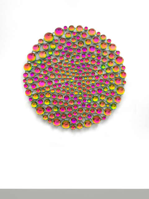 Iridescent assembly