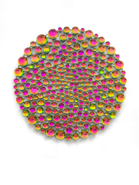 Iridescent assembly