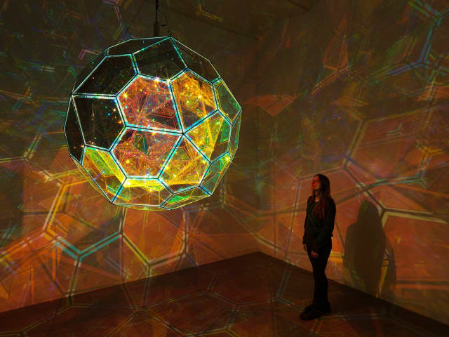 Memory lantern for extinct fireflies