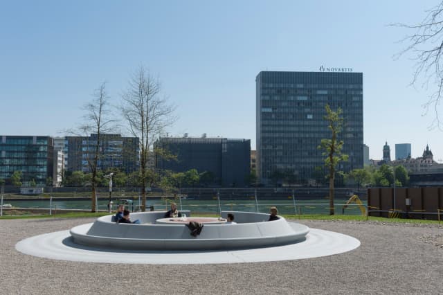 Oscillation bench, 2014 - Novartis Campus, Basel 2015 - Photo: Christian Bettinger / PHOTO BASILISK AG 