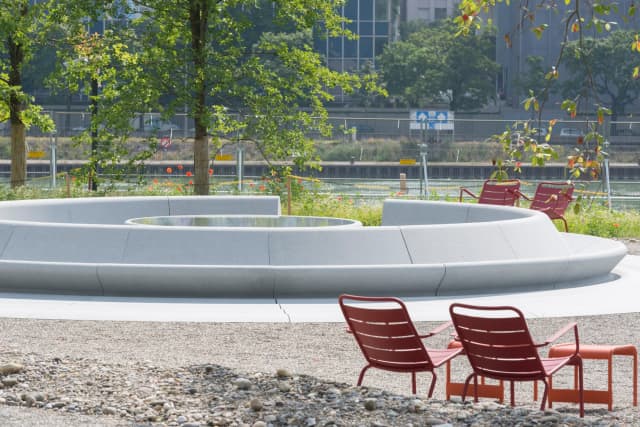 Oscillation bench, 2014 - Novartis Campus, Basel 2015 - Photo: Christian Bettinger / PHOTO BASILISK AG 