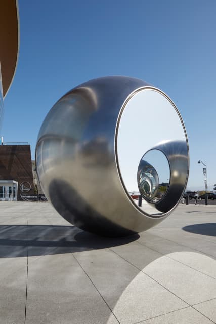 Seeing spheres, 2019 - Chase Center, San Francisco – 2019 - Photo: Matthew Millman