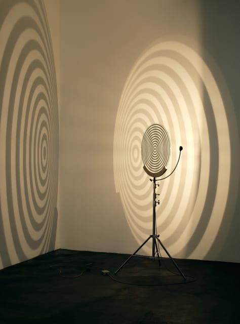 Shadow projection lamp