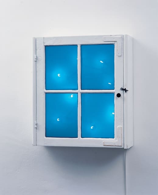 The blue window that never thinks, 2000 - neugerriemschneider, Berlin, 2000 - Photo: Jens Ziehe