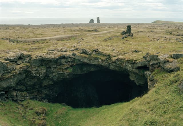 The cave series, looking in, 1998, 1998, single print