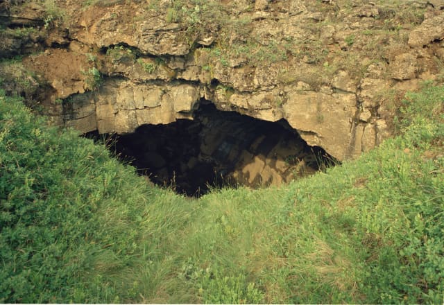 The cave series, looking in, 1998, 1998, single print