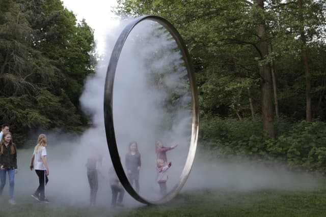 Vær i vejret, 2016 - Ordrupgaard Kunstpark, Denmark, 2016 - Photo: Studio Olafur Eliasson