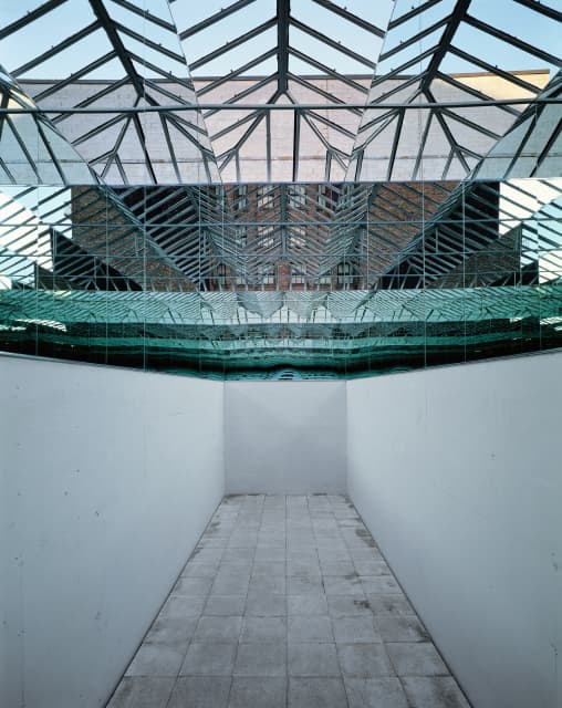 Your now is my surroundings, 2000 - Bonakdar Jancou Gallery, New York, 2000 - Photo: Oren Slor