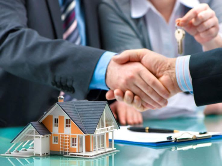 realestate image hand shaking