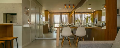 Imagem de destaque do post Espelhos na sala de jantar do apartamento são opção de amplitude