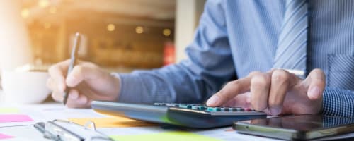 Imagem de destaque do post Taxa Selic 2% a.a: tire dúvidas sobre investimentos em imóveis