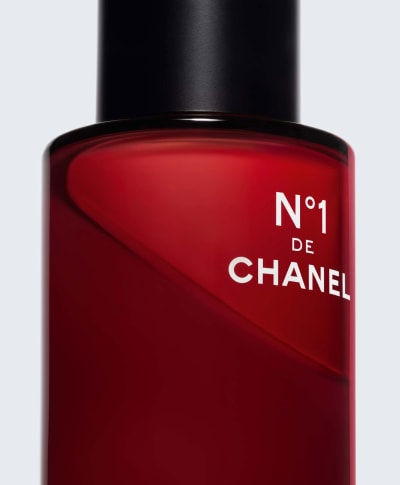 Chanel N1 - © Set design: 
Michael Thorsby

Assistant:
Hugo Hofsten

Chanel:
Julie Duret
Tony Romero
Laura Ho, Olle Bengtsson