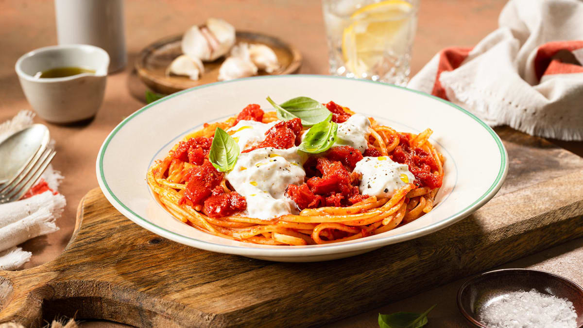 Linguine med tomat og burrata