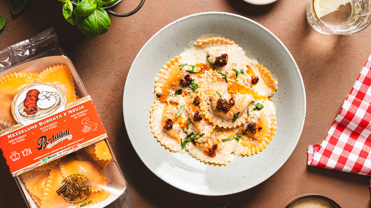 Mezzelune med kremet parmesansaus