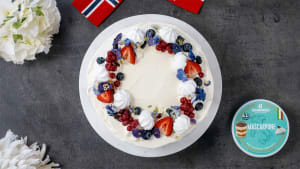 Bløtkake i rødt, hvitt og blått