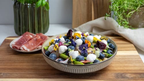 Potetsalat med sennepsvinaigrette og spiselige blomster