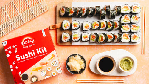 Hjemmelaget maki med laks og avokado
